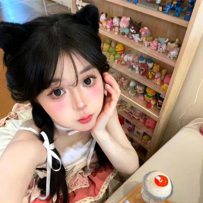 三女性